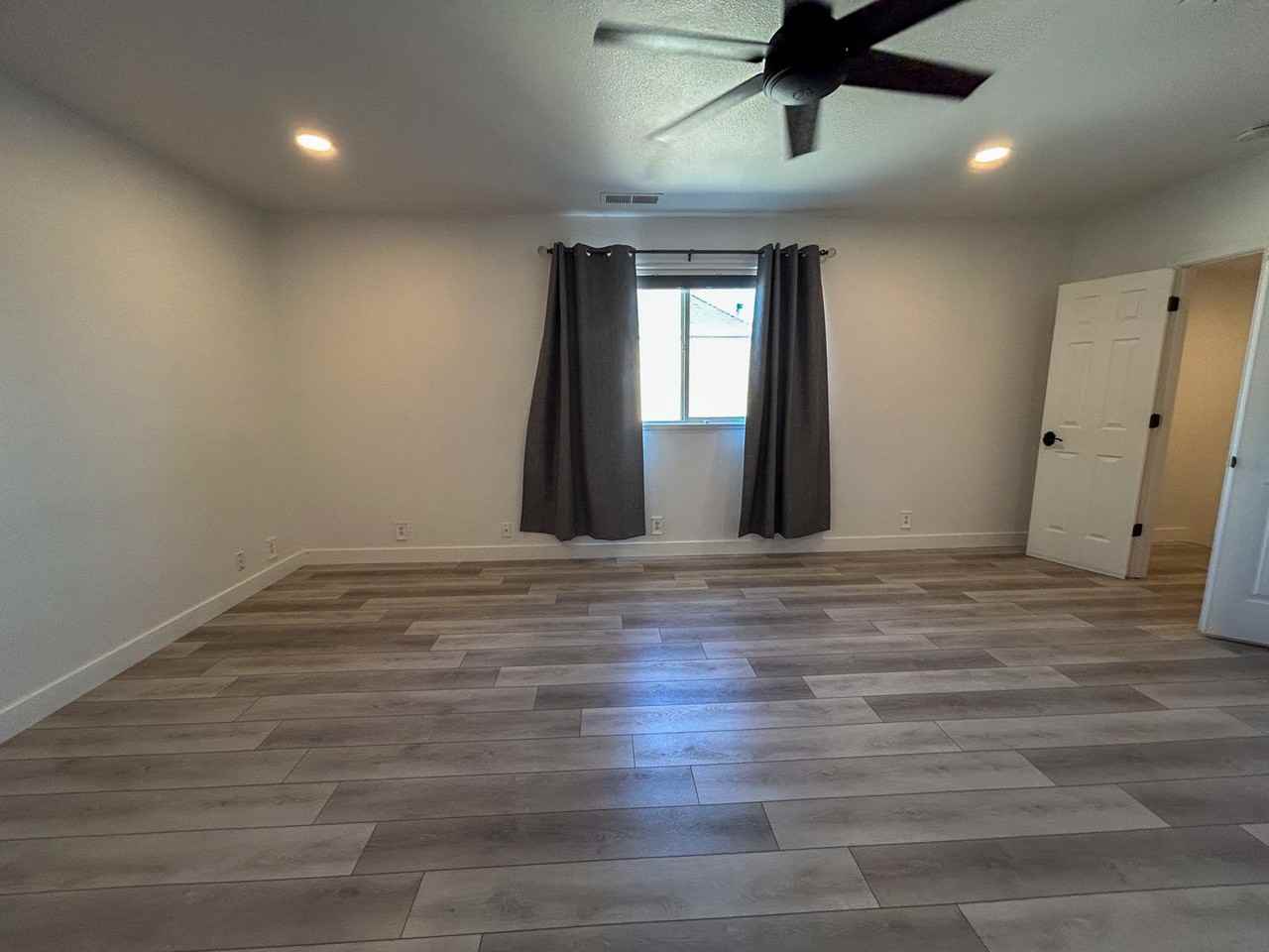 1826 Bedford Dr - Photo 7 of 22