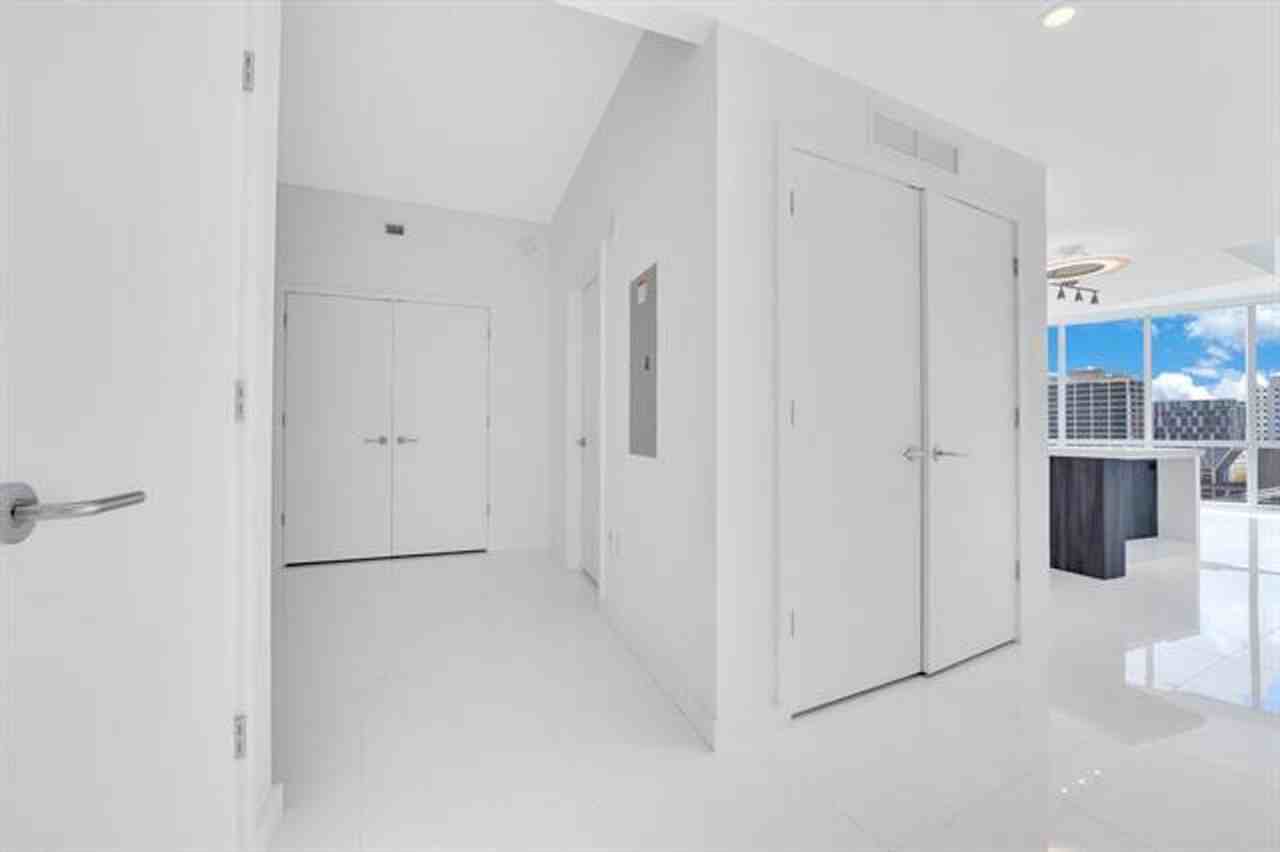 851 851 NE 1st Avenue Ave #1110 - Photo 4 of 50