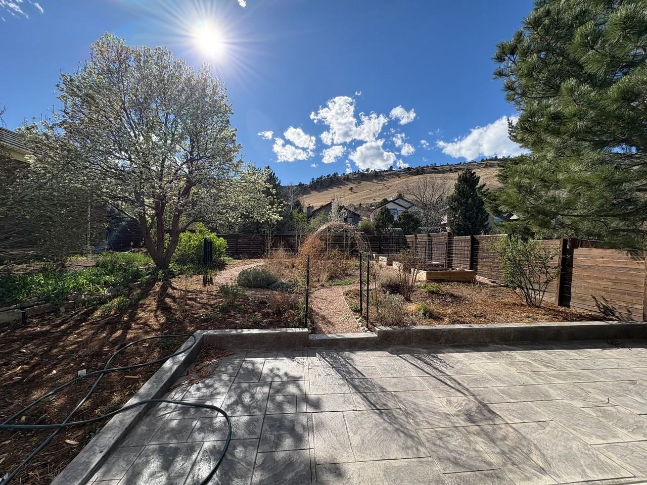 300 Oakwood Pl - Photo 2 of 38