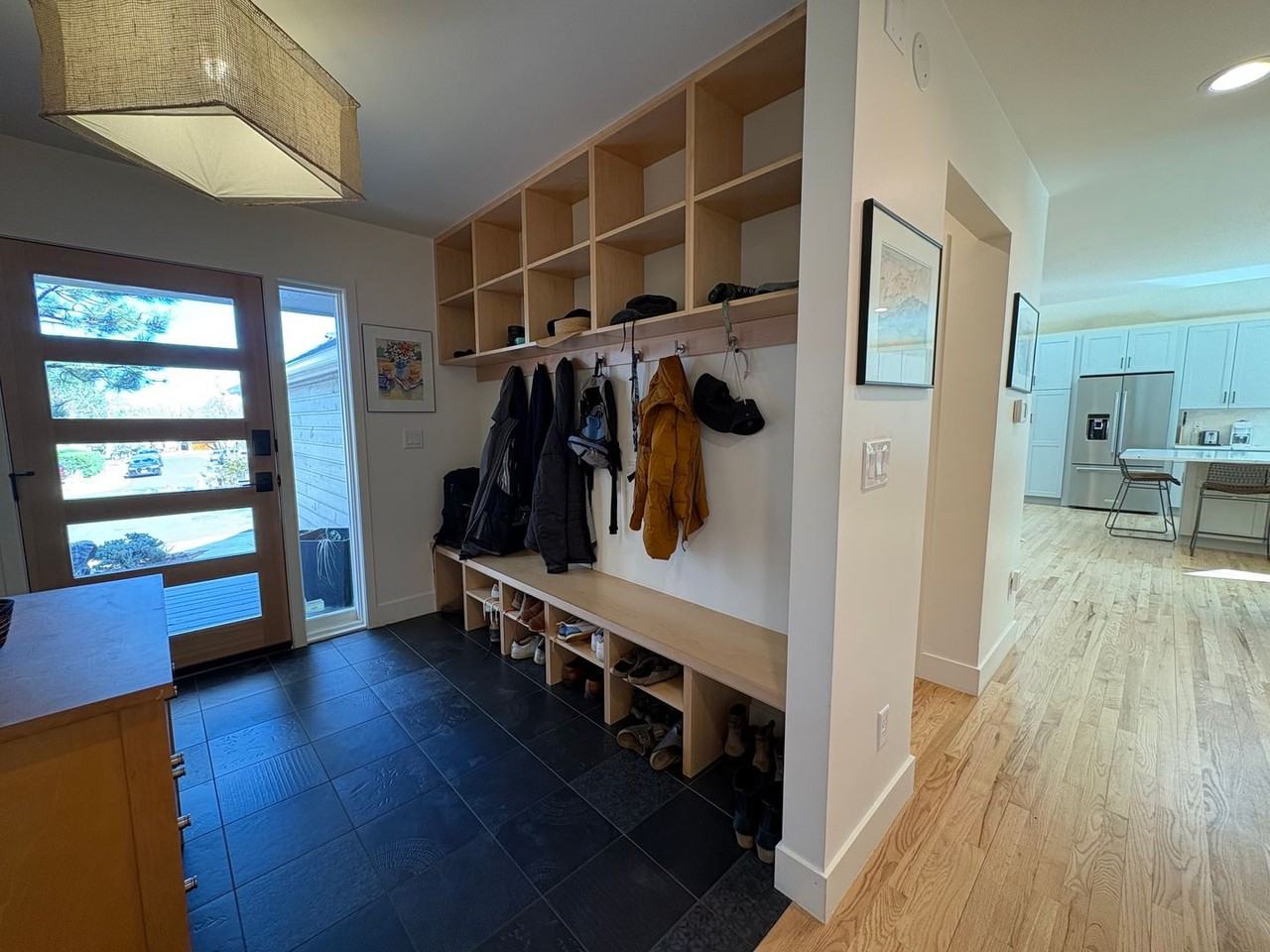 300 Oakwood Pl - Photo 3 of 38