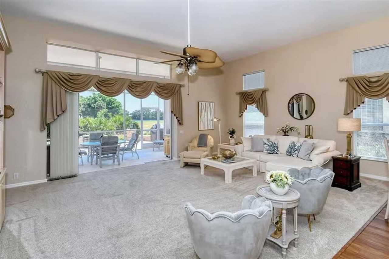 8009 Hampton Ct - Photo 7 of 49