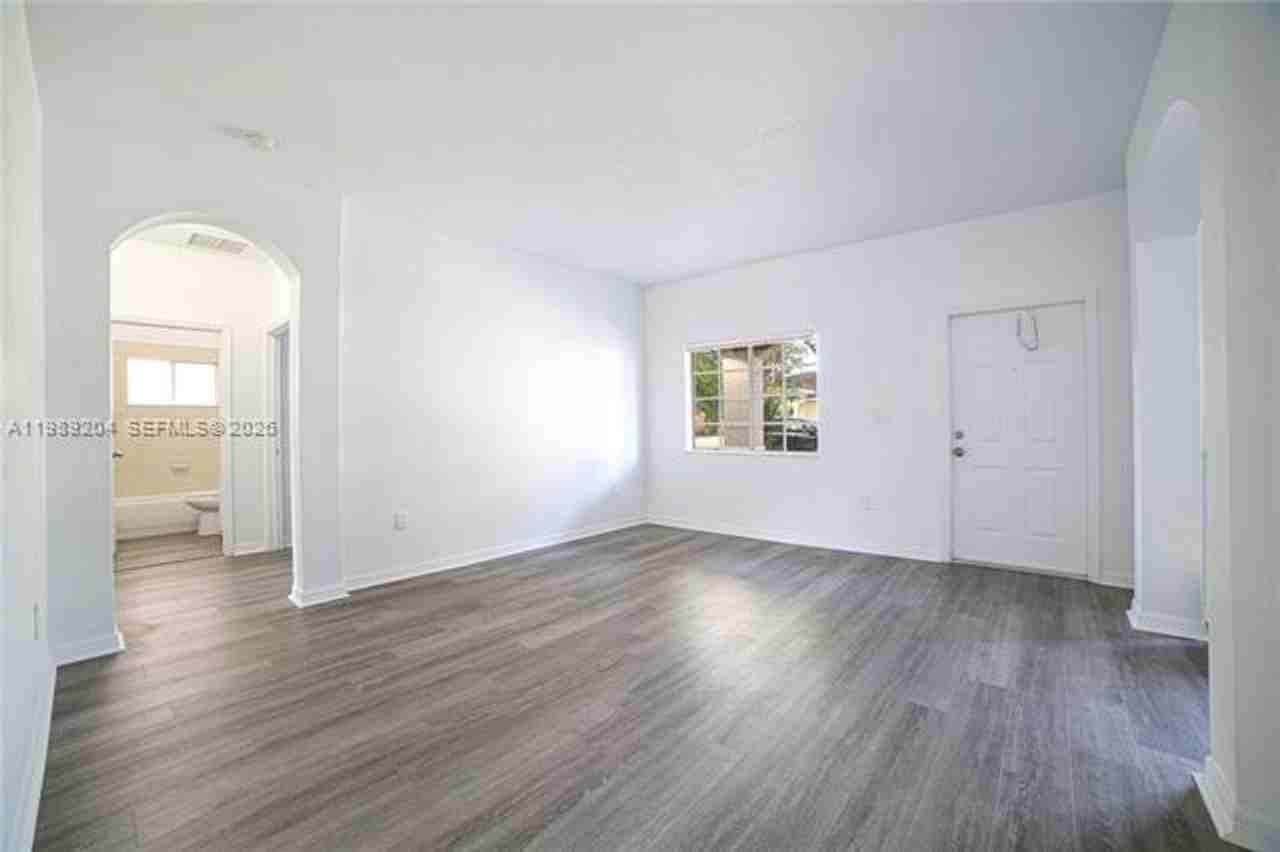 10270 Sw 225th Ln - Photo 3 of 19