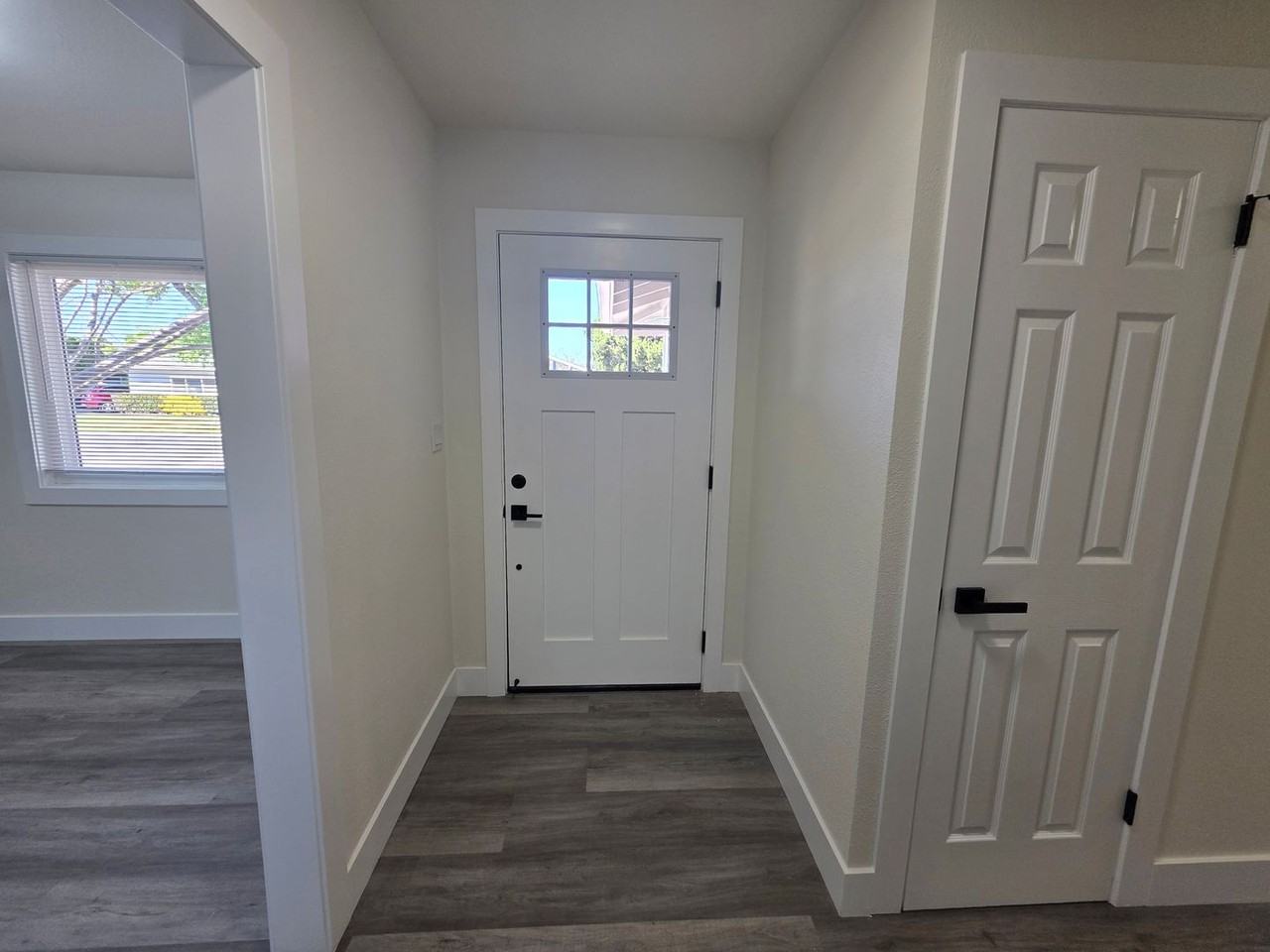 1418 Cypress Ave - Photo 3 of 32