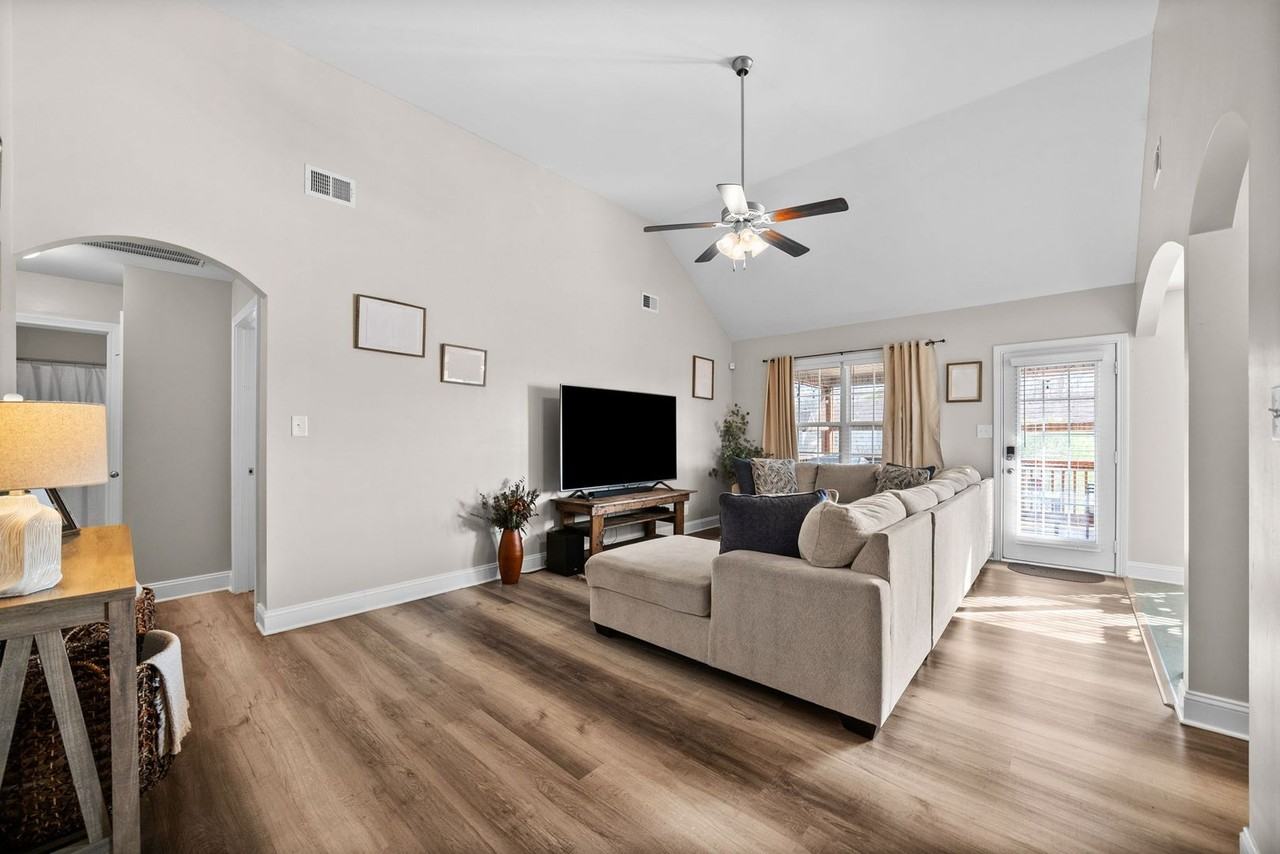 129 Ambridge St - Photo 7 of 31