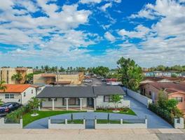 featured image of 865 W 72nd Pl #865