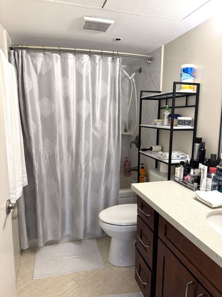 1088 Bishop St #3310 - Photo 5 of 7