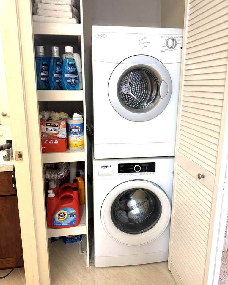 1088 Bishop St #3310 - Photo 6 of 7