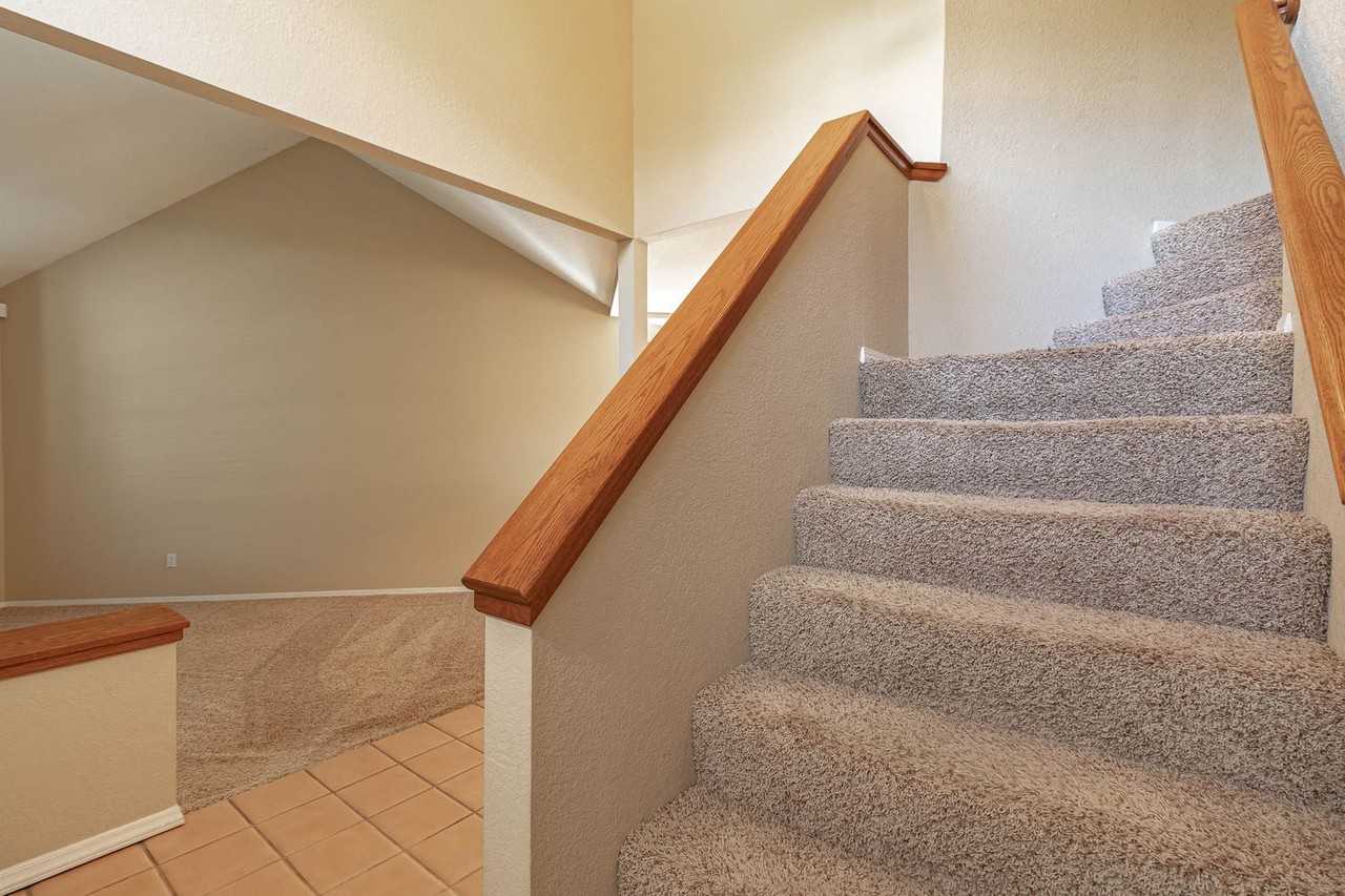 2508 Veneman Ave - Photo 5 of 30