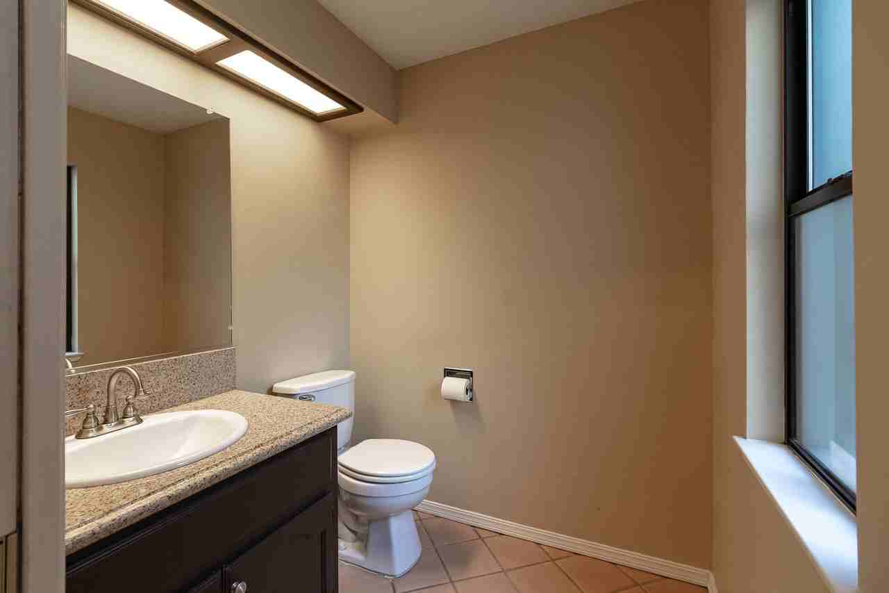 2508 Veneman Ave - Photo 6 of 30