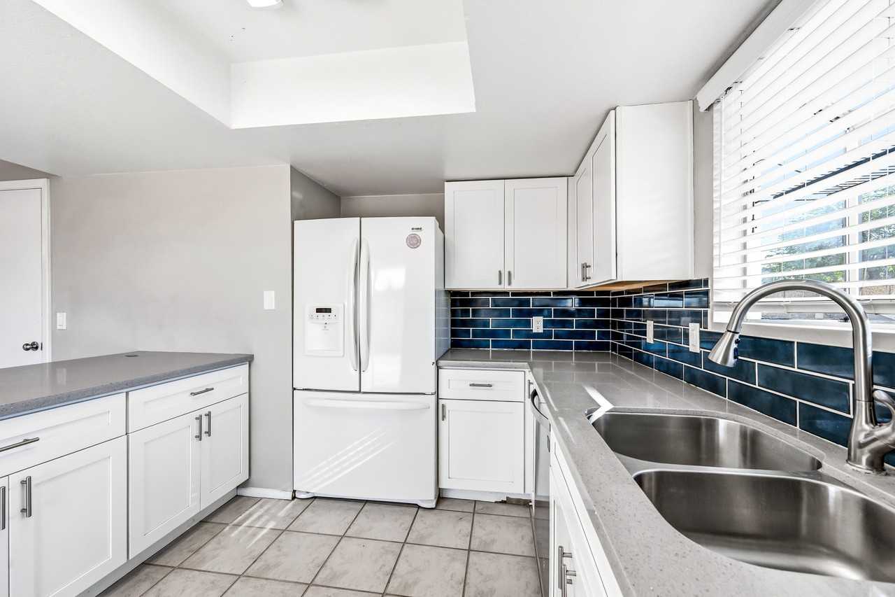 860 South Rio Drive - Photo 7 of 24