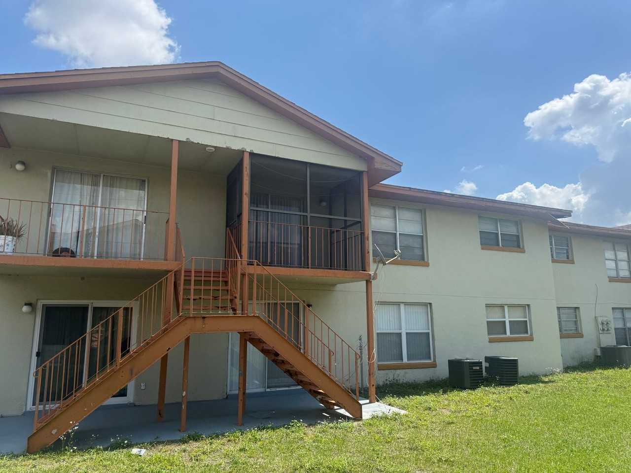 1807 Michigan Ave #D - Photo 4 of 19