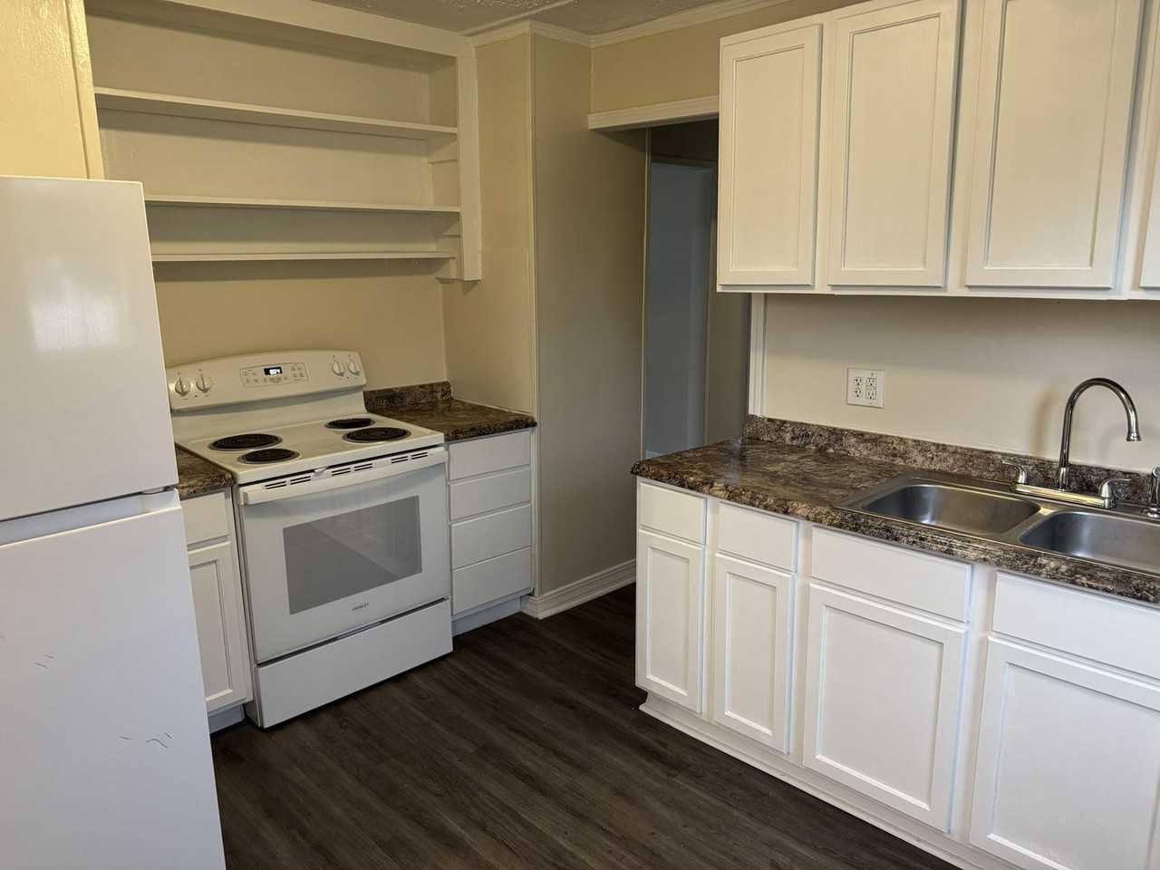 305 Miller Blvd - Photo 5 of 10