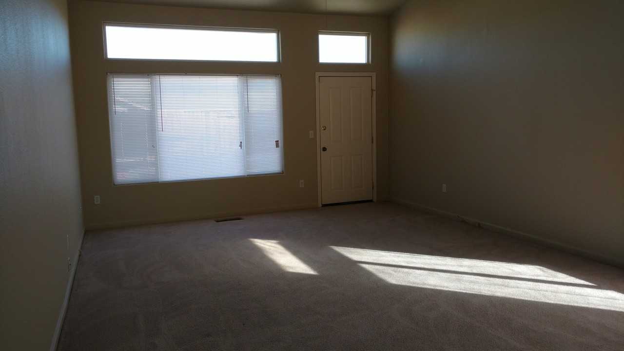 615 Jennys Ln - Photo 3 of 15