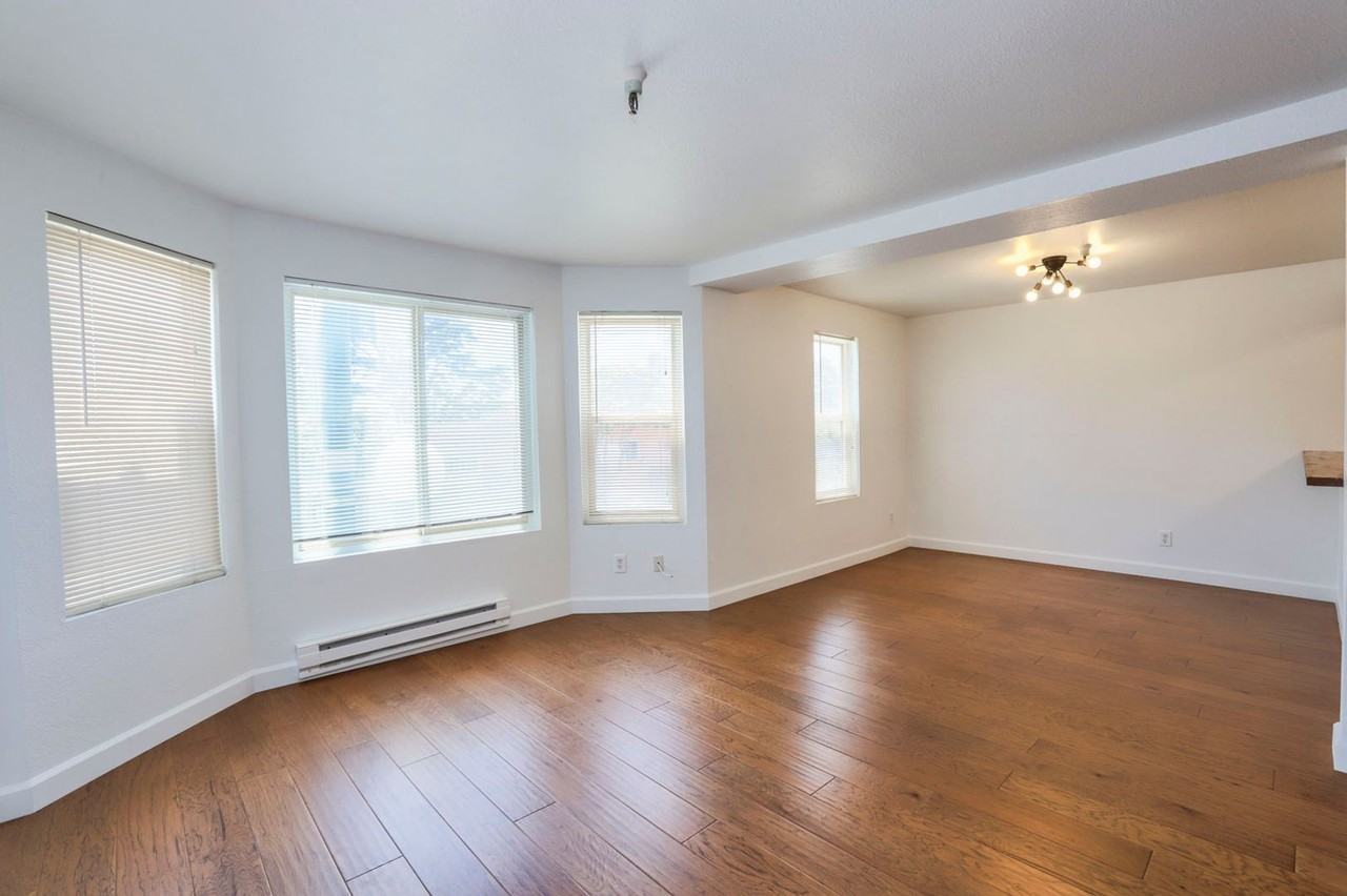 1920 Ocean Ave - Photo 4 of 29