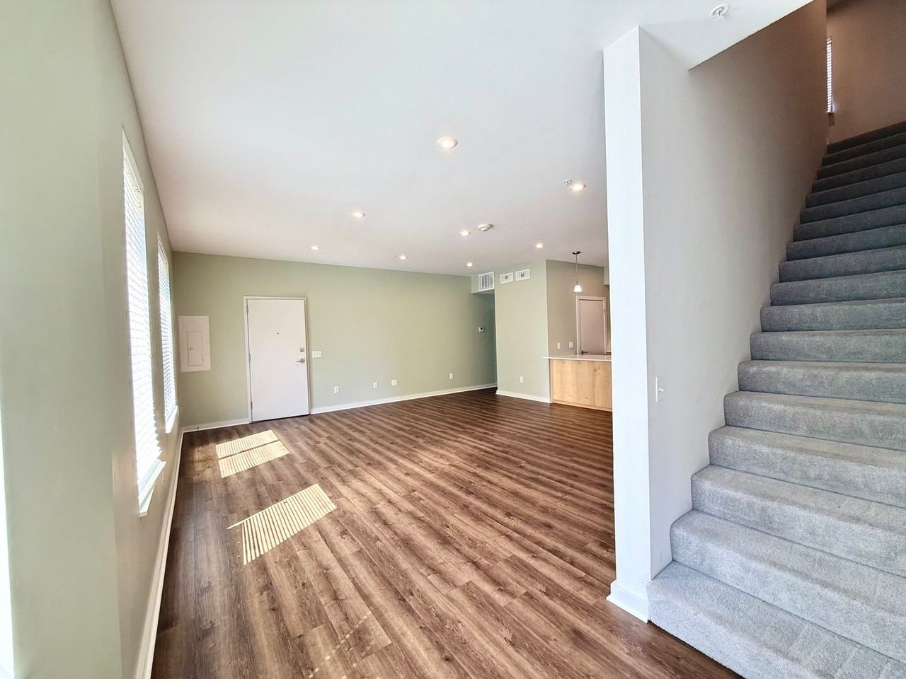 627 Couch Dr #S13 - Photo 6 of 21