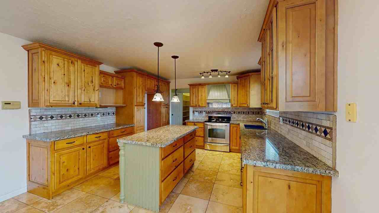 10924 S Pleasant View Dr - Photo 3 of 23