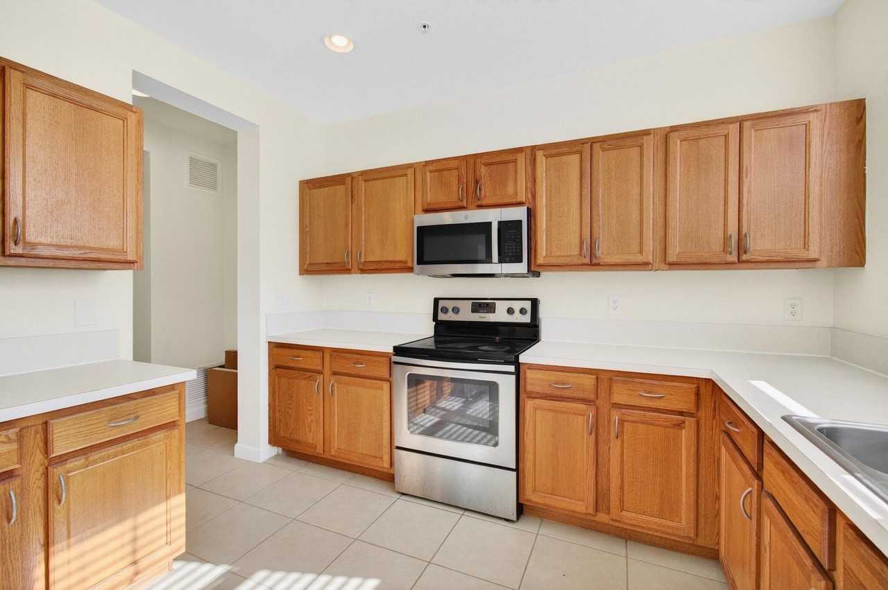 770 Millbrae Ct - Photo 2 of 40