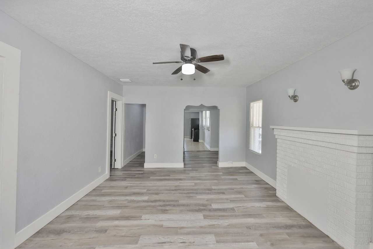 4736 5th Ave S - Photo 5 of 35