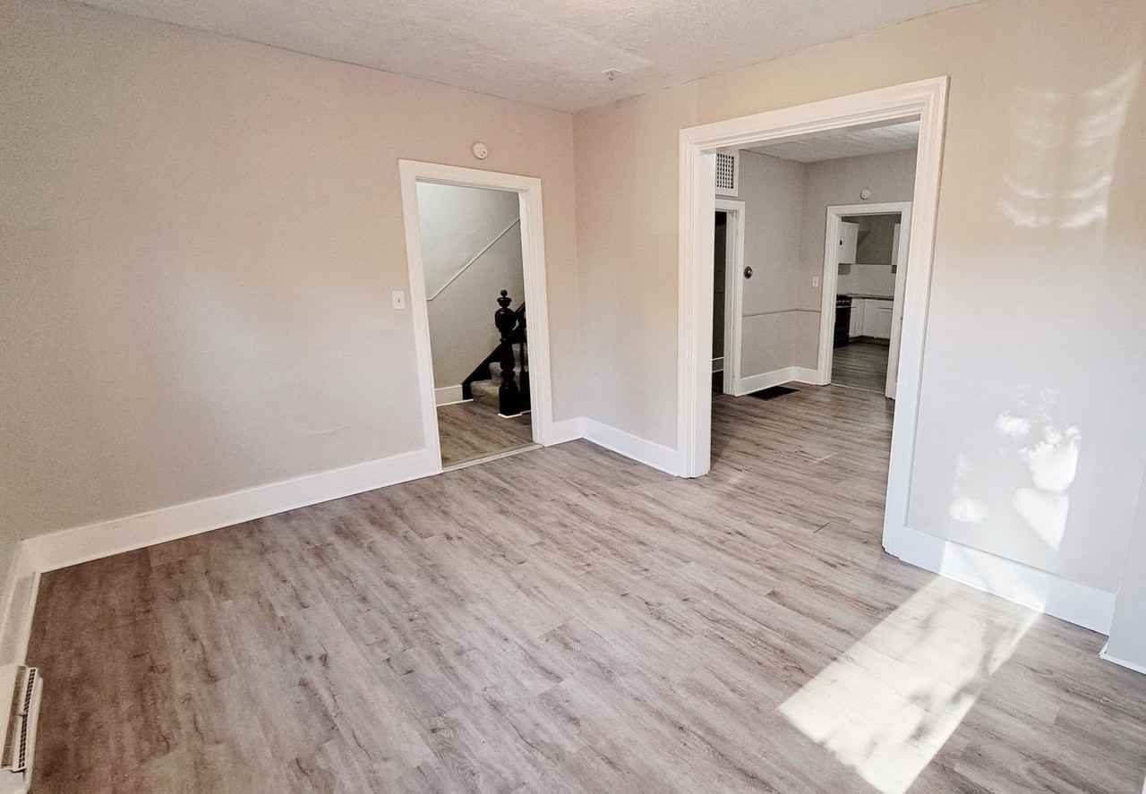 72 Argyle Ave - Photo 5 of 31