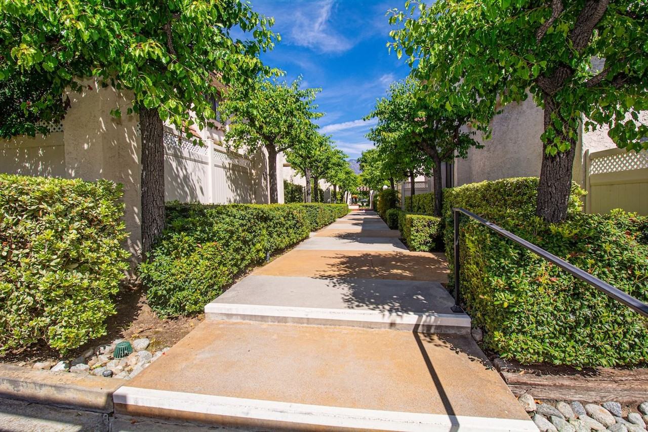 848 W Huntington Dr - Photo 4 of 49