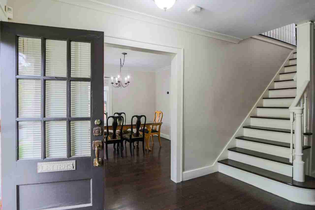 204 W 68th Ter - Photo 3 of 35