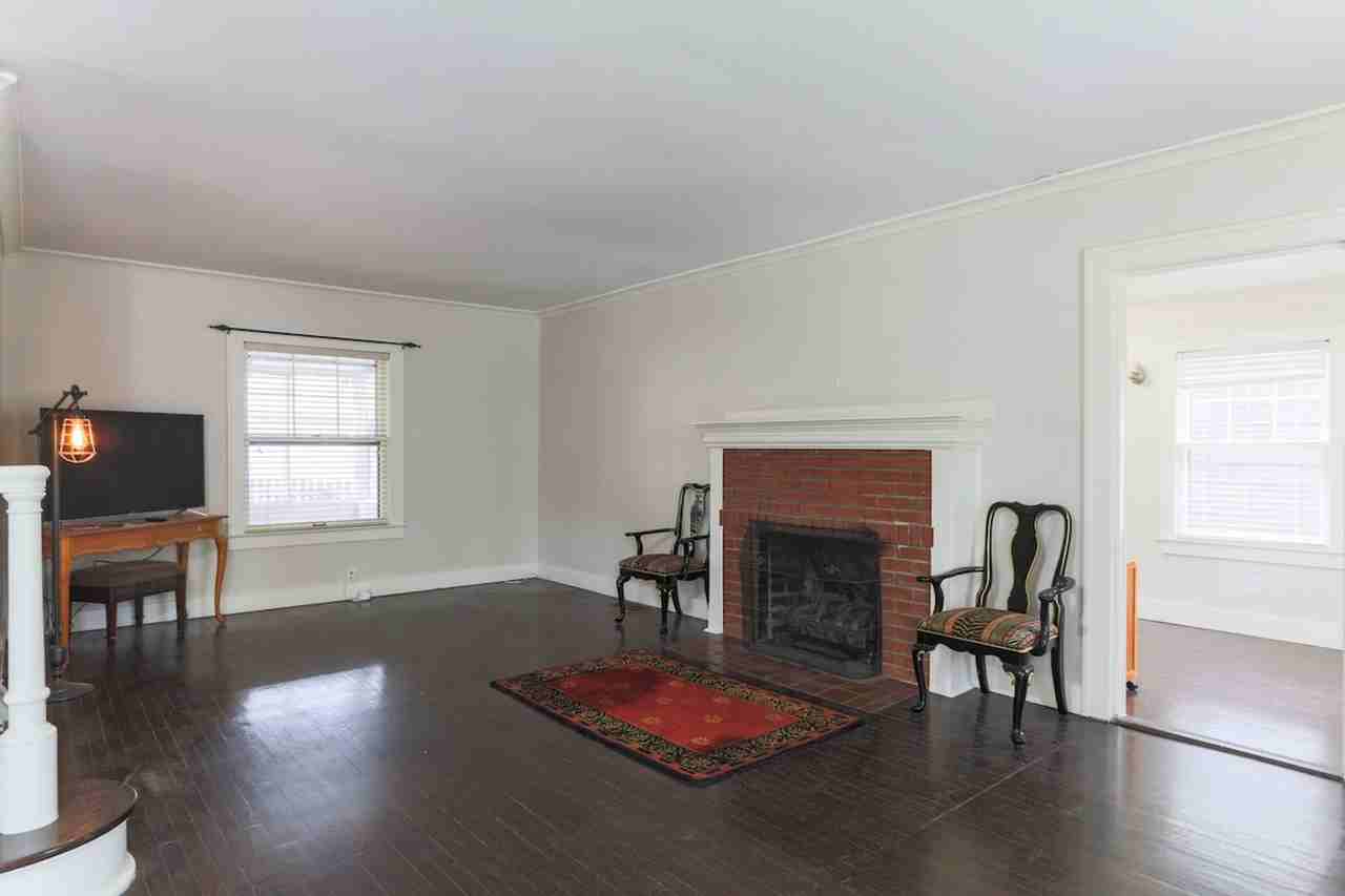 204 W 68th Ter - Photo 6 of 35