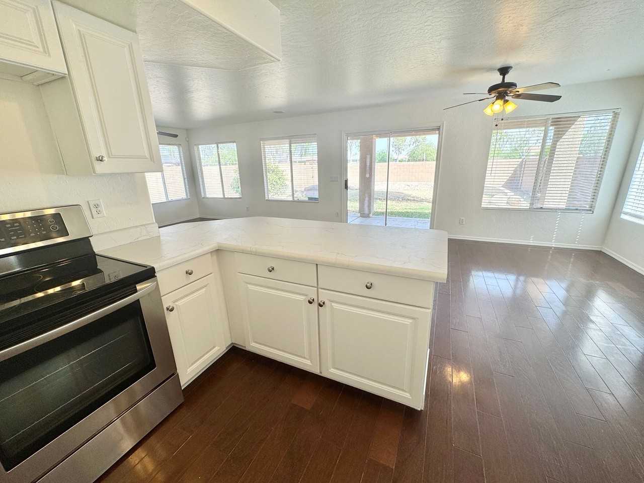 12325 N 147th Dr - Photo 5 of 43