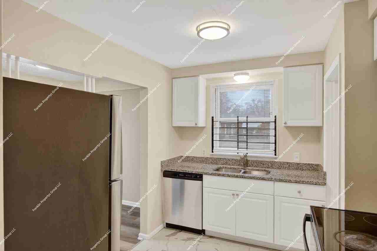 19810 Blackstone St - Photo 2 of 37