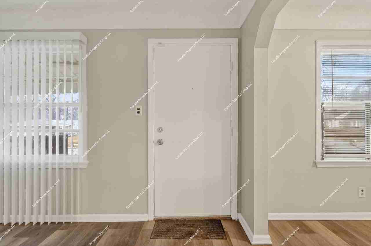 19810 Blackstone St - Photo 6 of 37