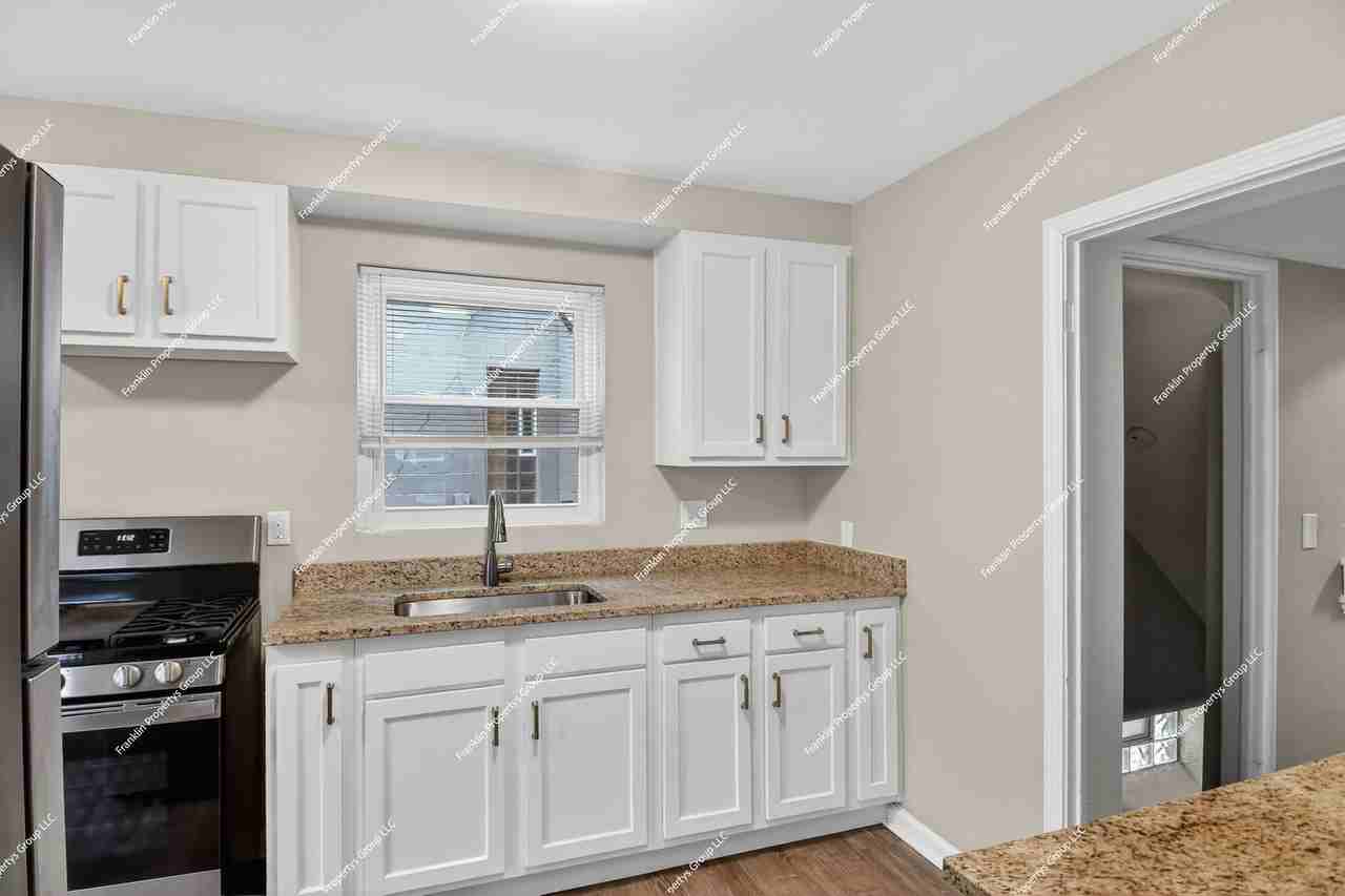 17624 Patton St - Photo 2 of 26