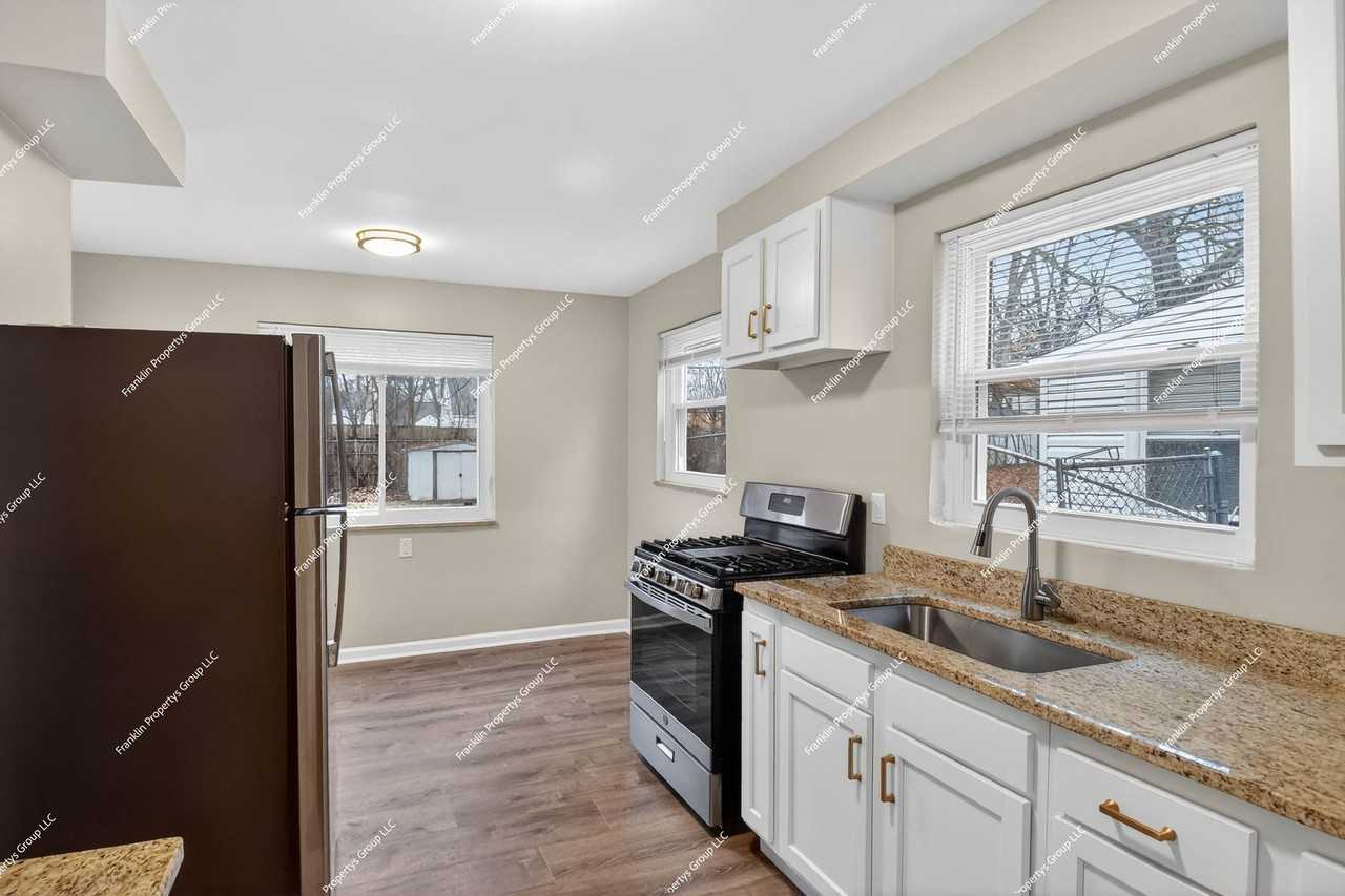 17624 Patton St - Photo 3 of 26