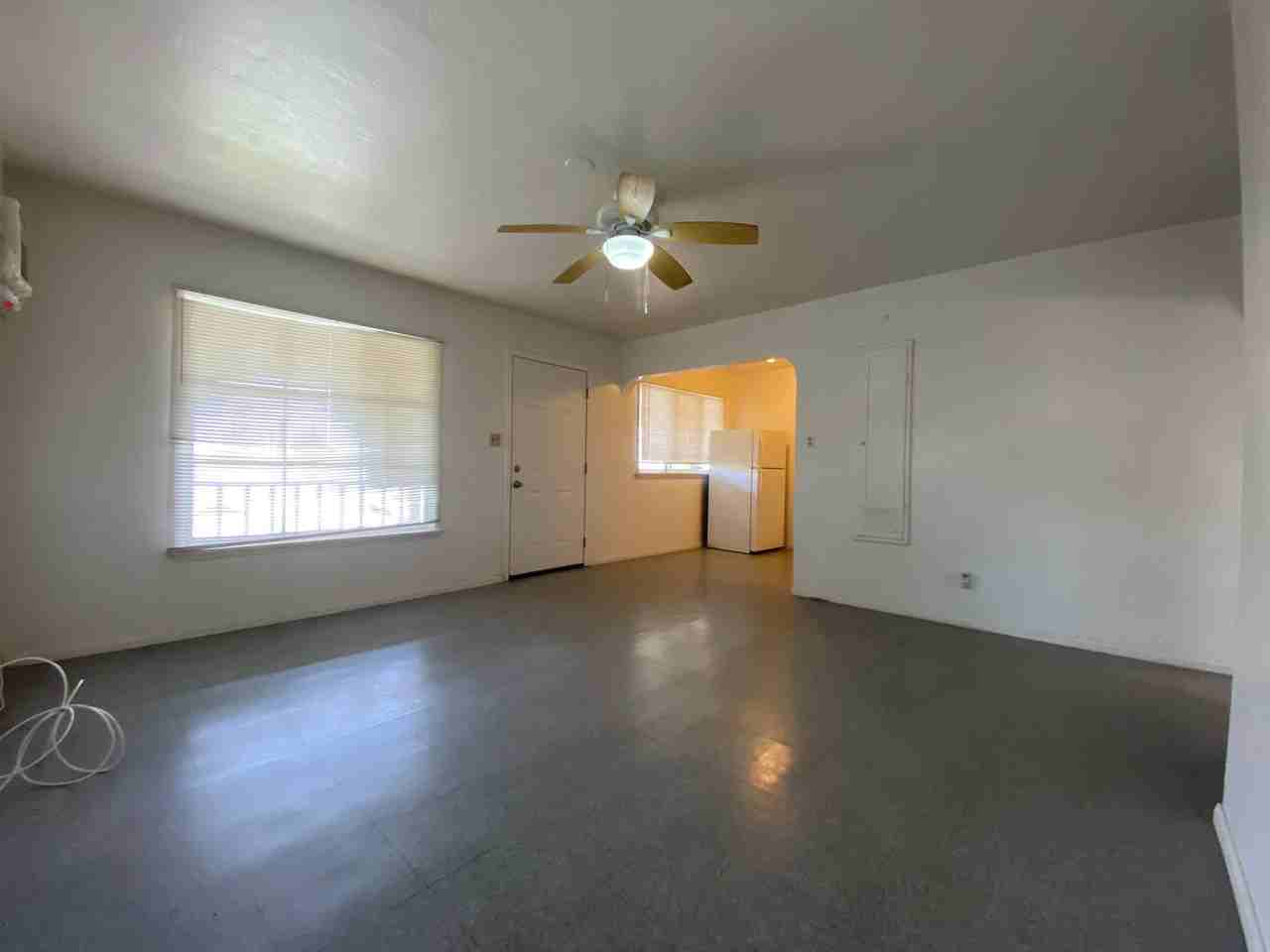 155 1/2 North St #C - Photo 4 of 9