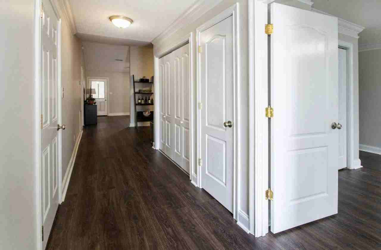 718 High Point Way - Photo 2 of 9