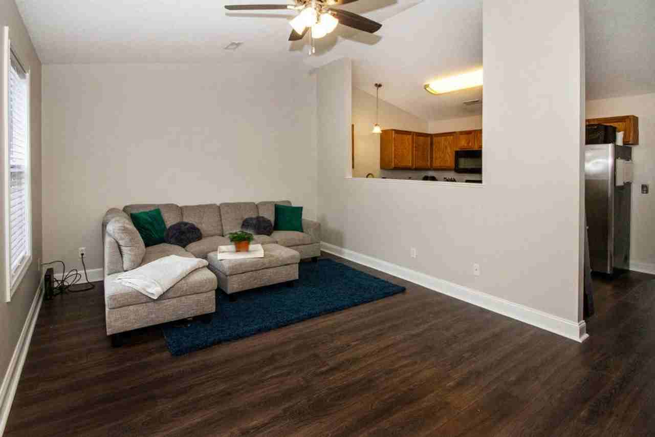 718 High Point Way - Photo 4 of 9