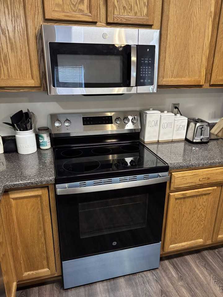 718 High Point Way - Photo 6 of 9