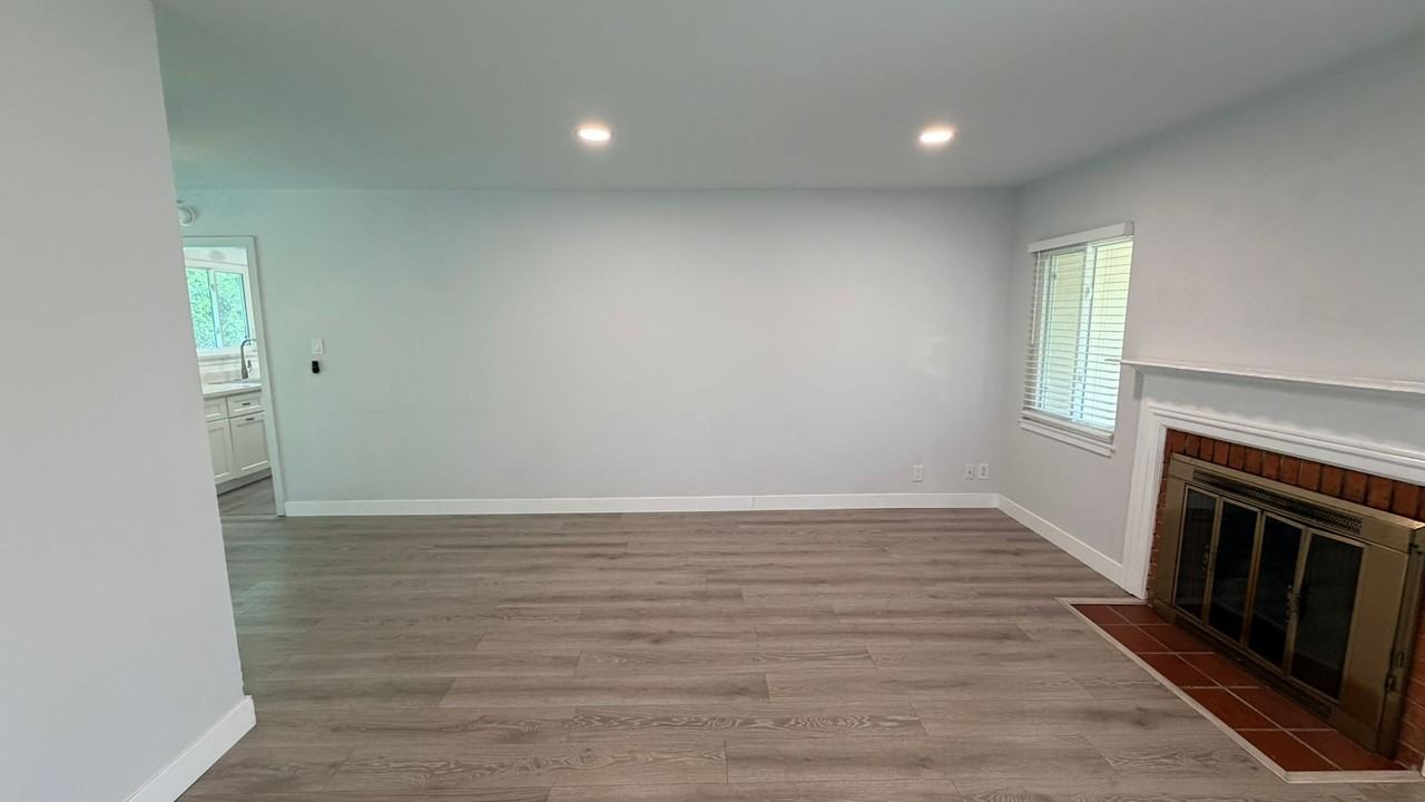 400 Lenox Ct - Photo 5 of 22