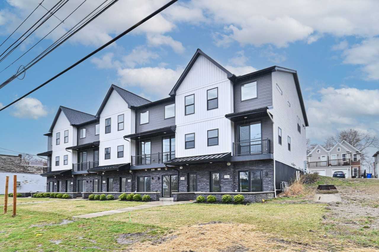 4740 Walworth Ave - Photo 2 of 22