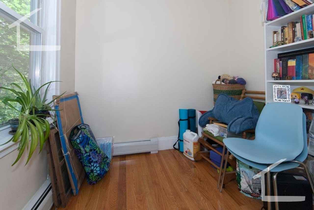 50 Cameron St - Photo 4 of 8