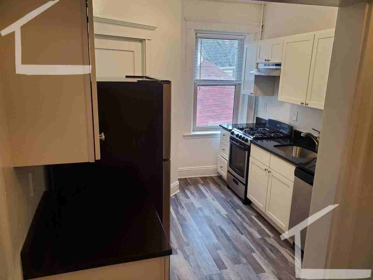 253 Kelton St - Photo 4 of 19