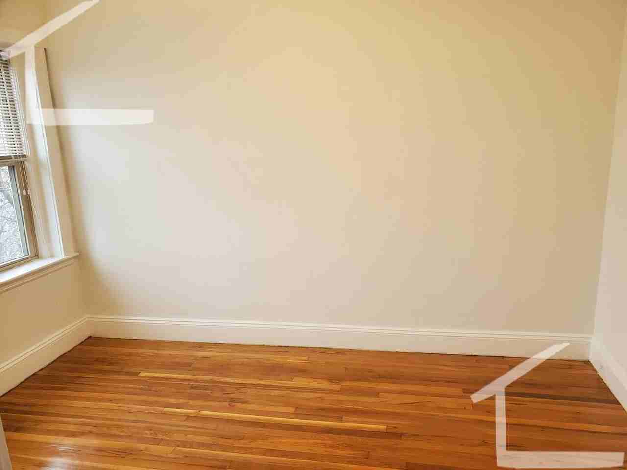 253 Kelton St - Photo 7 of 19