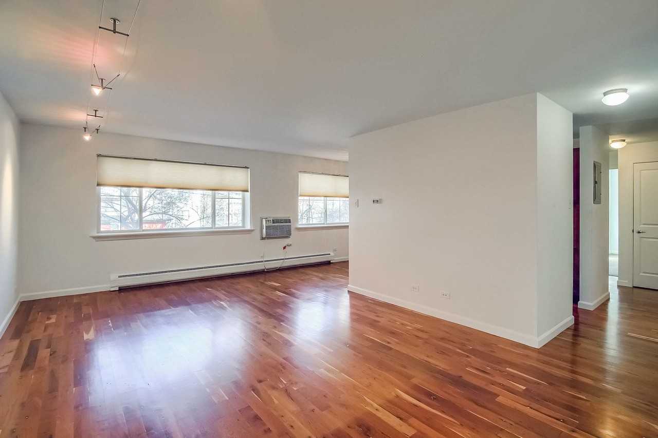 1332 N Williams St - Photo 2 of 21