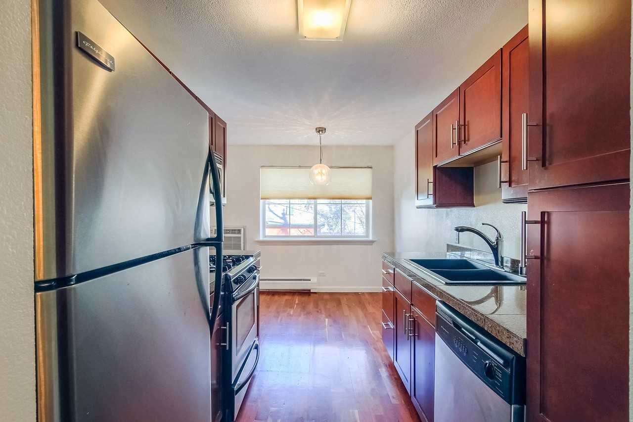 1332 N Williams St - Photo 5 of 21