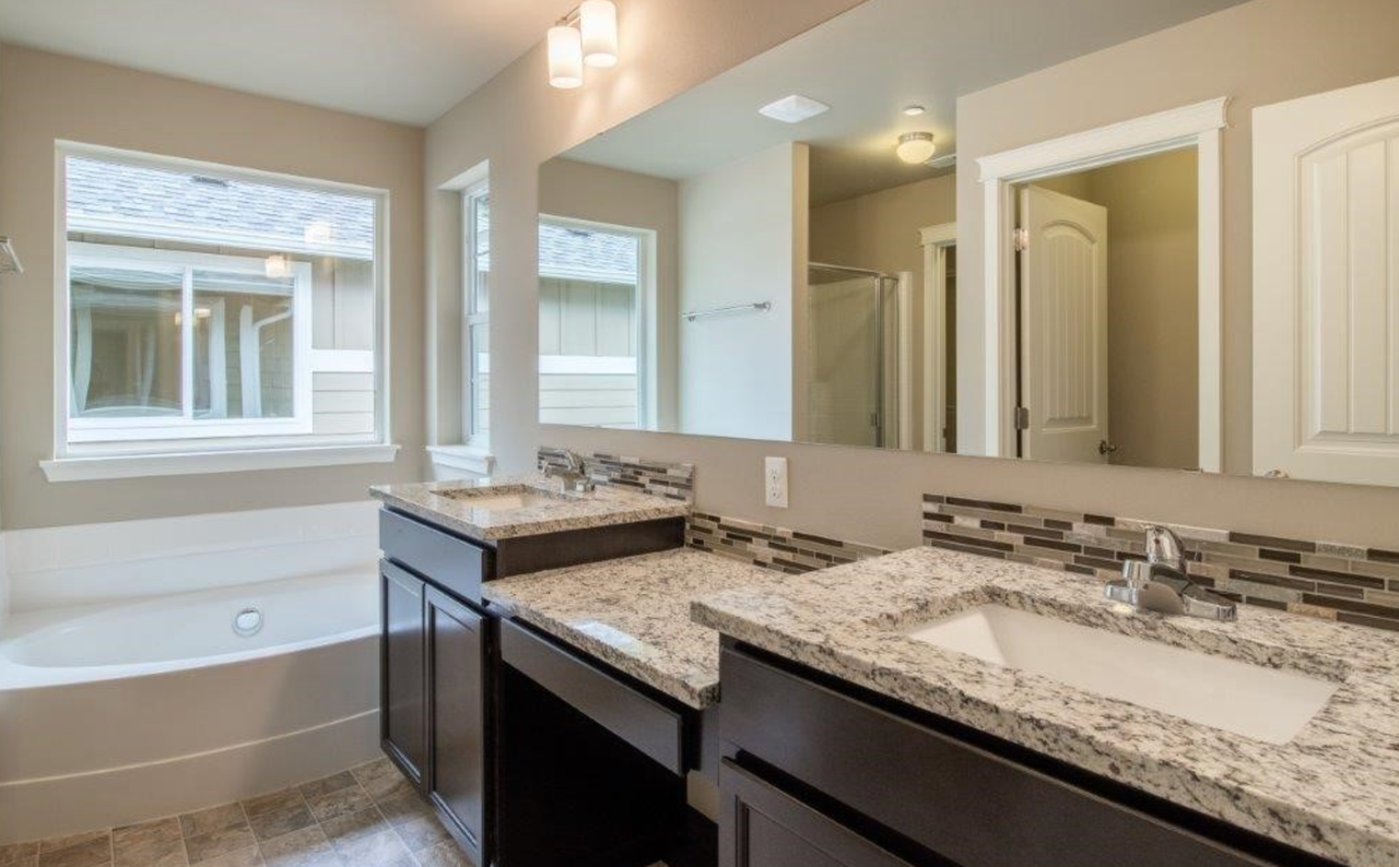 2427 Puget Sound Blvd - Photo 3 of 10