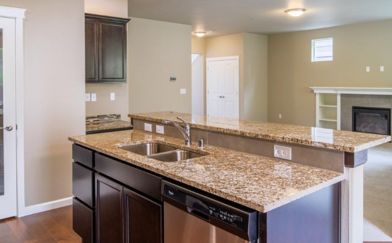 2427 Puget Sound Blvd - Photo 4 of 10