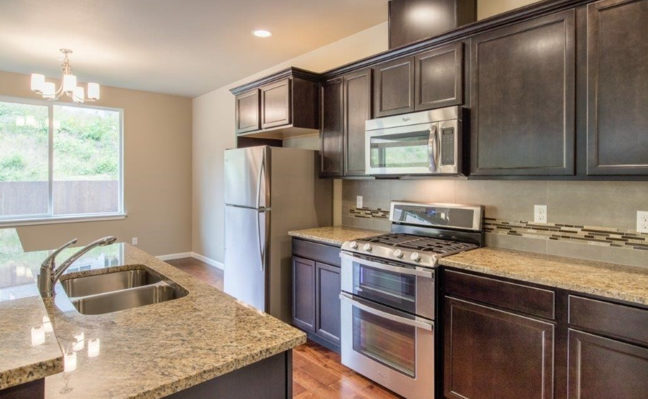 2427 Puget Sound Blvd - Photo 6 of 10