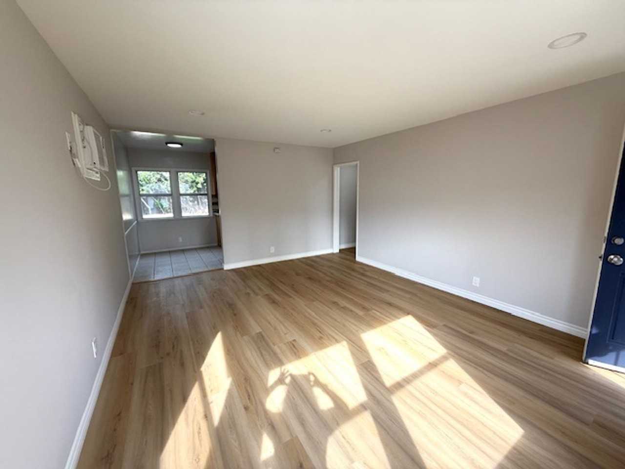 2830 Montrose Ave - Photo 3 of 13