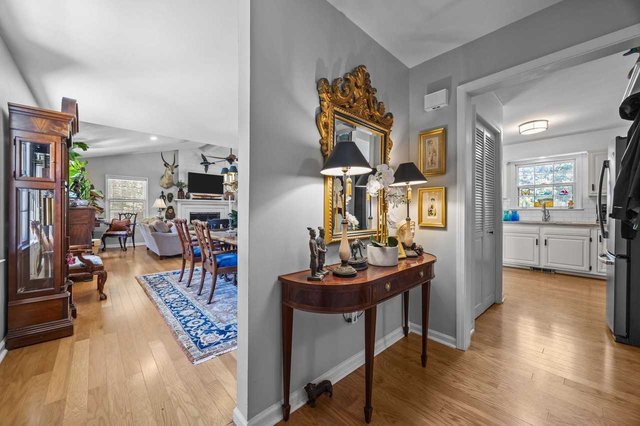 525 Merrie Rd - Photo 4 of 39