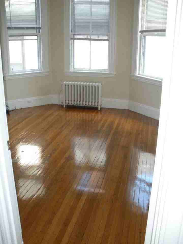 20 Dighton St - Photo 7 of 14