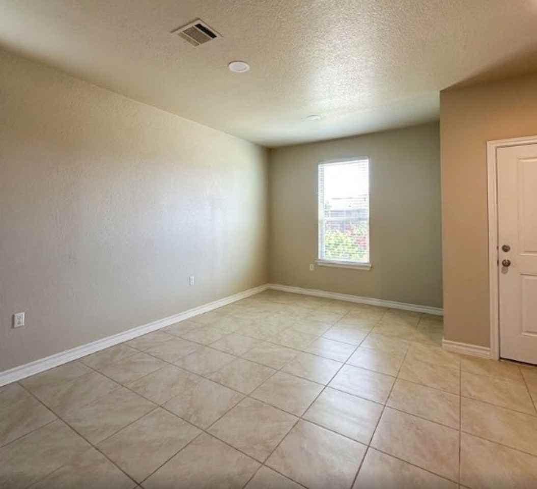 1806 Los Olivios Way - Photo 3 of 14