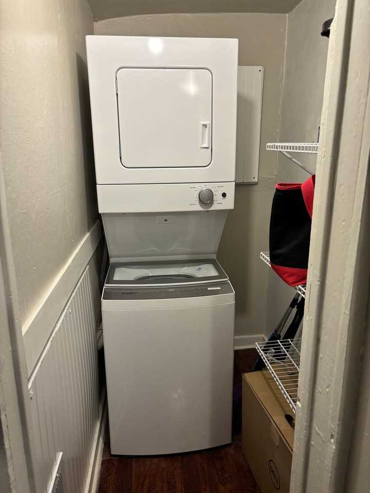 1017 Farnam St - Photo 5 of 8